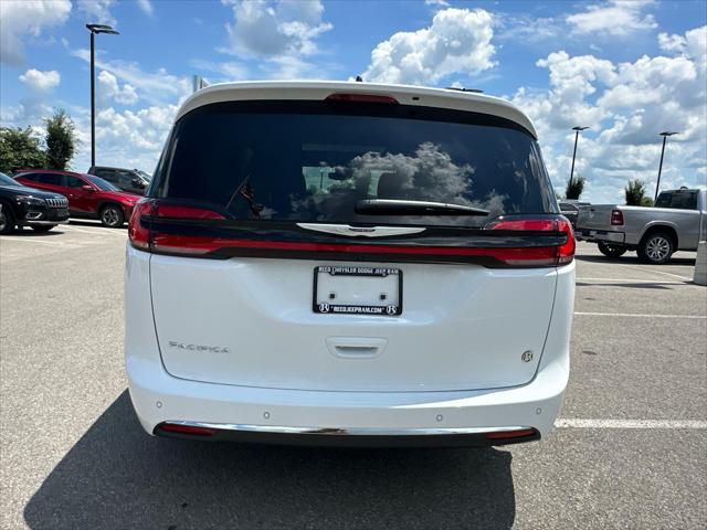2025 Chrysler Pacifica PACIFICA SELECT