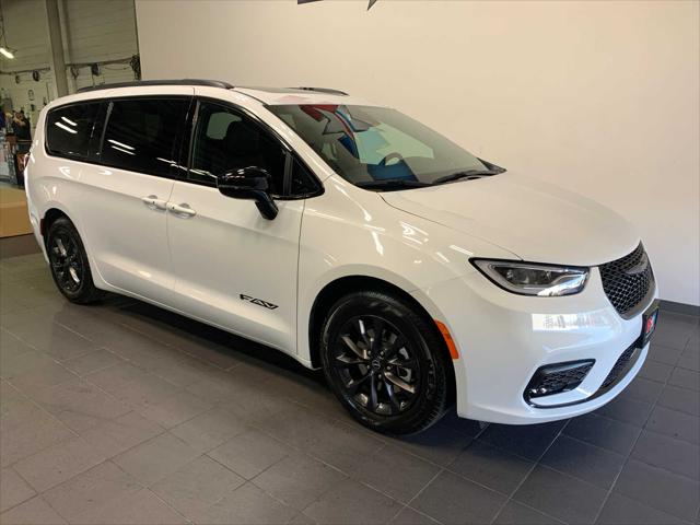 2025 Chrysler Pacifica PACIFICA SELECT