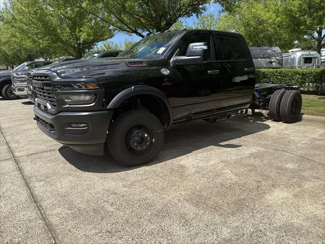 2025 RAM Ram 3500 Chassis Cab RAM 3500 TRADESMAN CREW CAB CHASSIS 4X4 60 CA