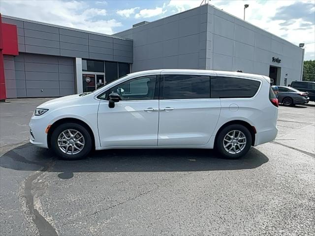 2025 Chrysler Pacifica PACIFICA SELECT