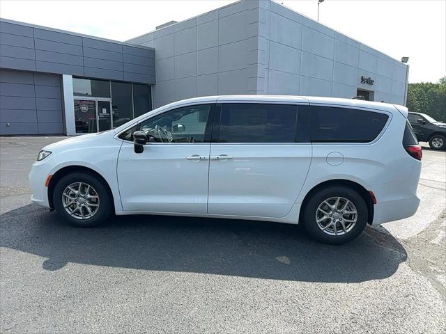 2025 Chrysler Pacifica PACIFICA SELECT
