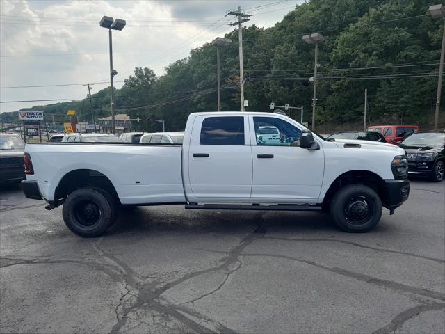 2025 Ram 3500 Tradesman Crew Cab 4x4 8' Box