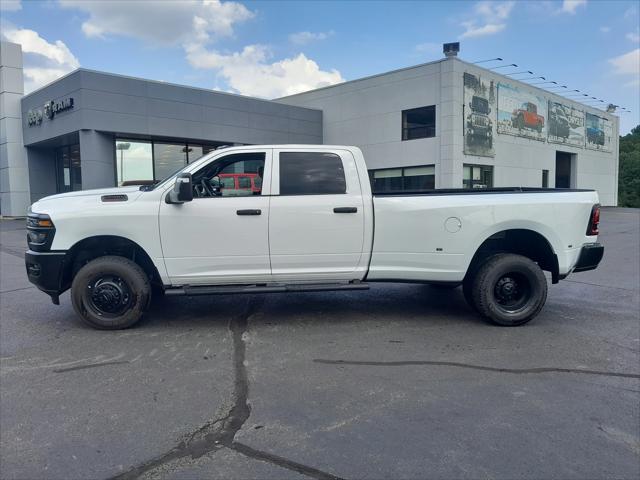 2025 Ram 3500 Tradesman Crew Cab 4x4 8' Box