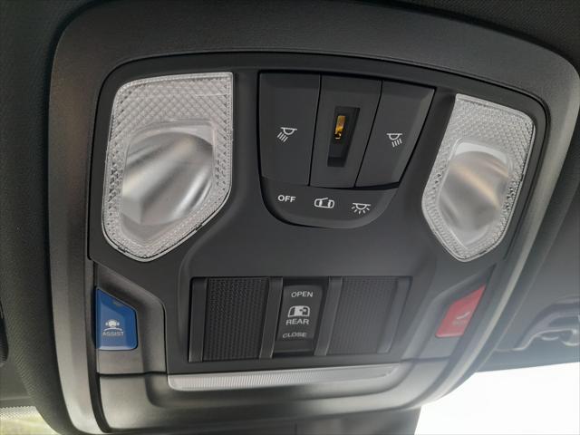 2025 Ram 3500 Tradesman Crew Cab 4x4 8' Box