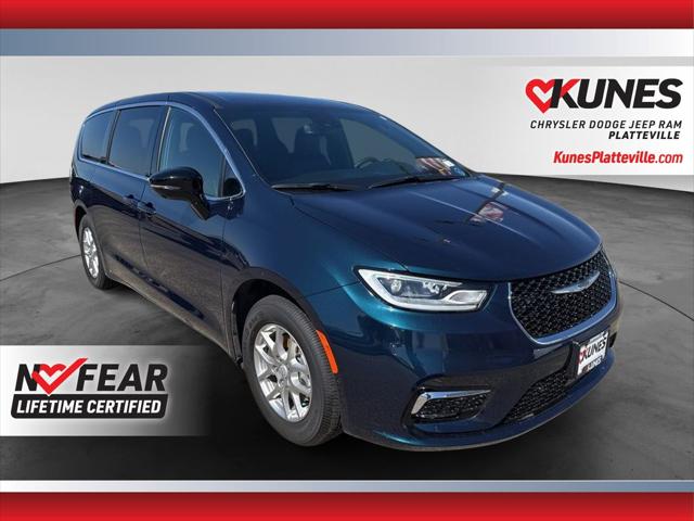 2025 Chrysler Pacifica Select for sale in Platteville, WI