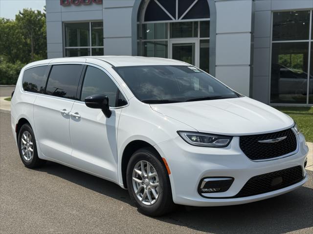 2025 Chrysler Pacifica PACIFICA SELECT