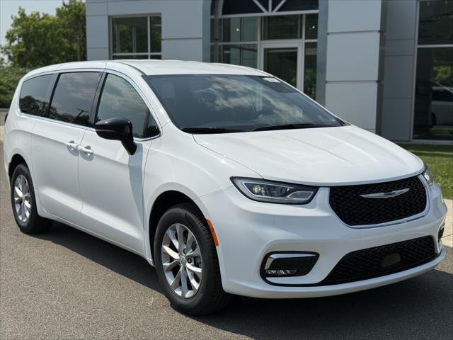 2025 Chrysler Pacifica PACIFICA SELECT AWD