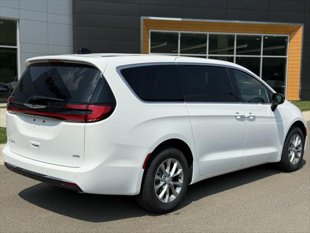 2025 Chrysler Pacifica PACIFICA SELECT AWD
