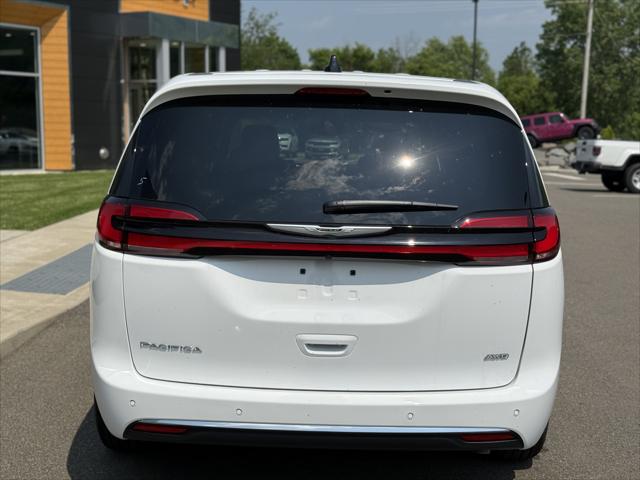 2025 Chrysler Pacifica PACIFICA SELECT AWD