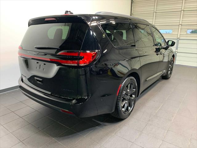 2025 Chrysler Pacifica PACIFICA LIMITED