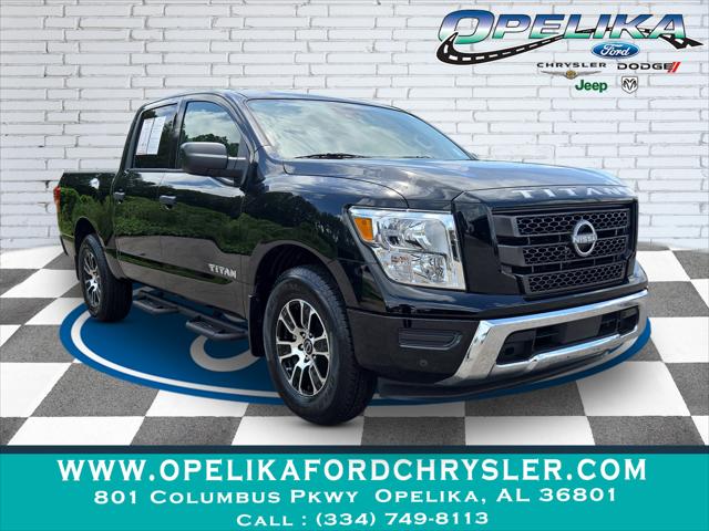 2024 Nissan TITAN Crew Cab SV 4x2
