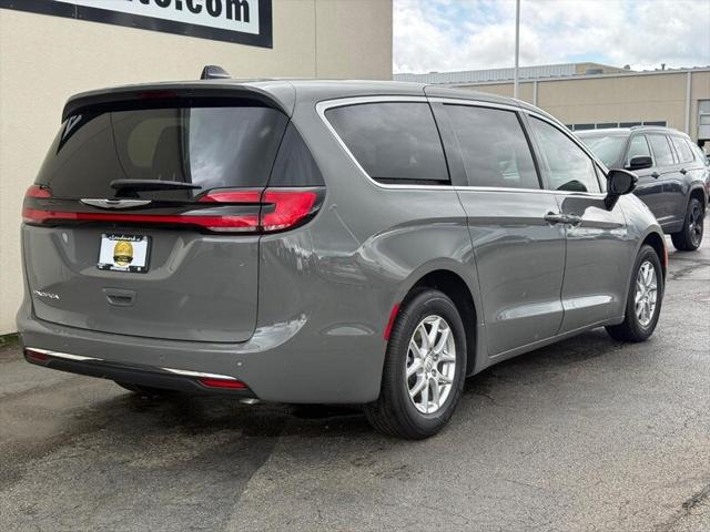 2025 Chrysler Pacifica PACIFICA SELECT