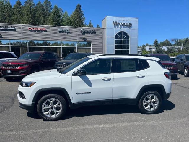 2025 Jeep Compass COMPASS LATITUDE 4X4