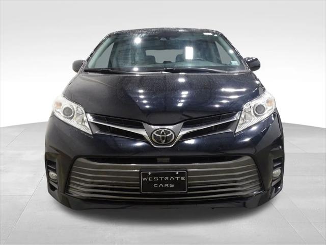 2020 Toyota Sienna XLE