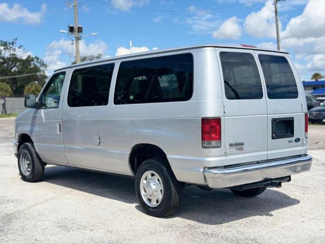 2012 Ford E-350 Super Duty XLT