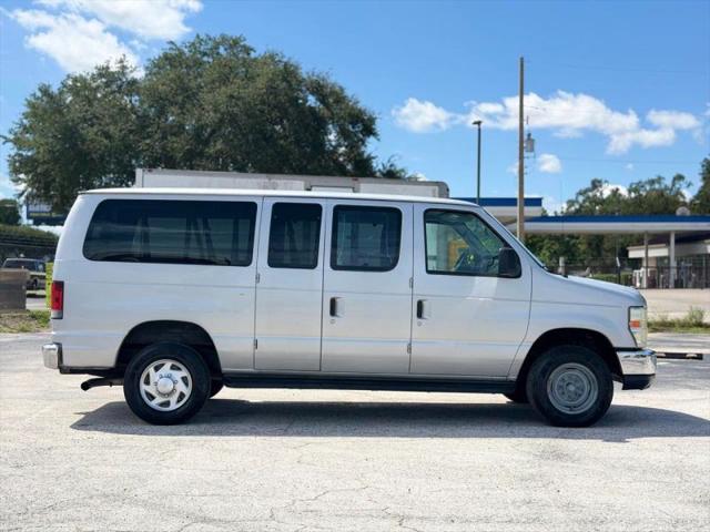 2012 Ford E-350 Super Duty XLT
