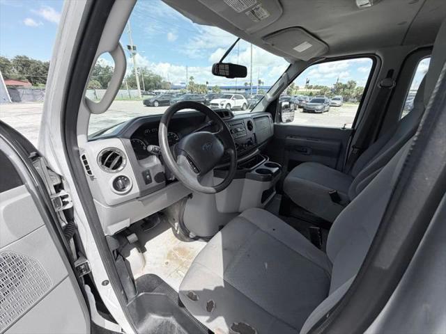 2012 Ford E-350 Super Duty XLT