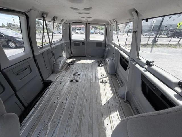 2012 Ford E-350 Super Duty XLT