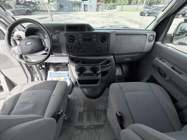 2012 Ford E-350 Super Duty XLT