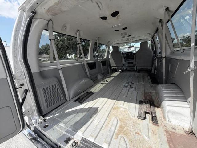 2012 Ford E-350 Super Duty XLT