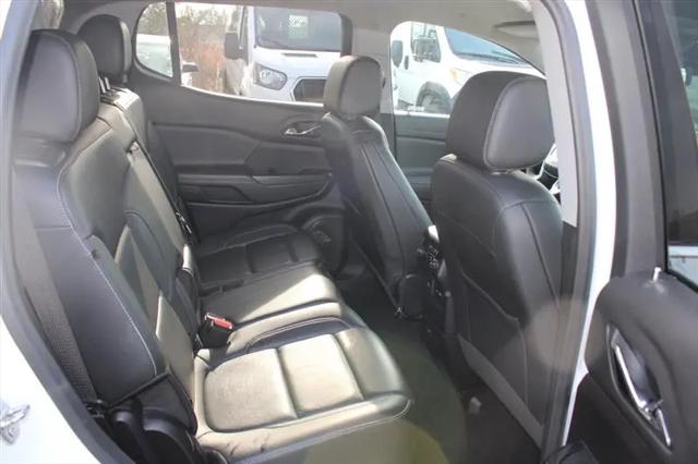 2023 GMC Acadia AWD SLT