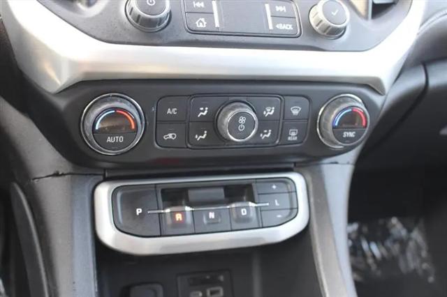 2023 GMC Acadia AWD SLT
