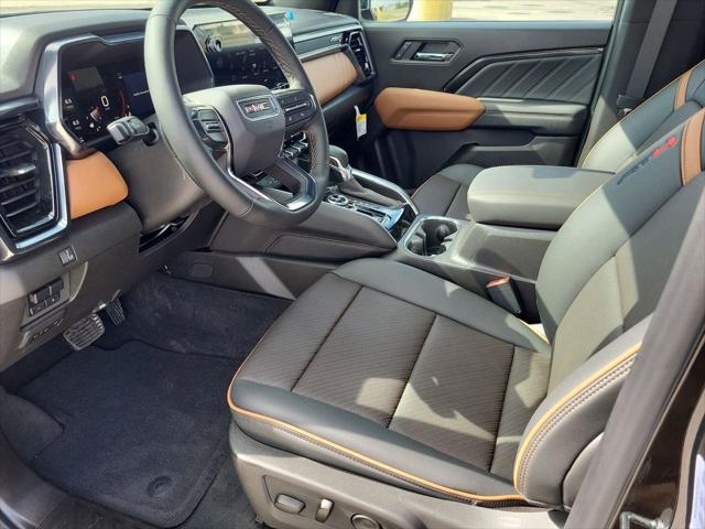 2025 GMC Canyon 4WD AT4