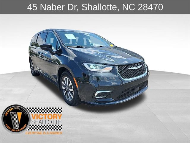 2023 Chrysler Pacifica Hybrid Touring L