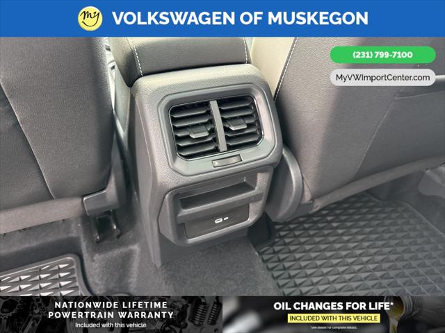 2025 Volkswagen Taos 1.5T SE