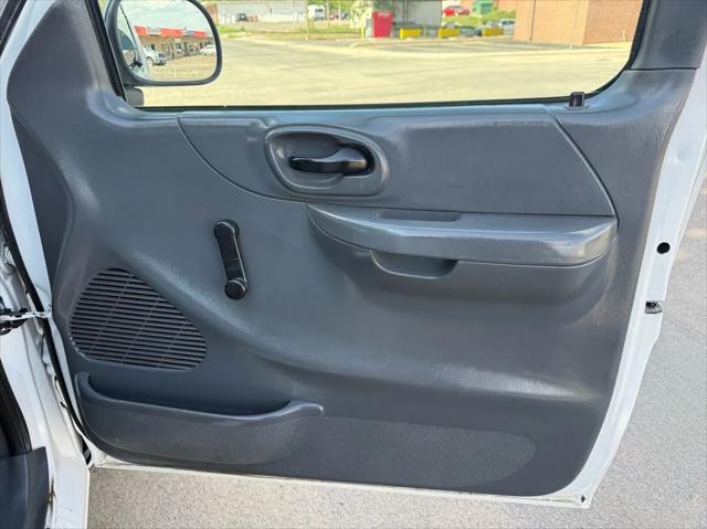 2004 Ford F-150 XL