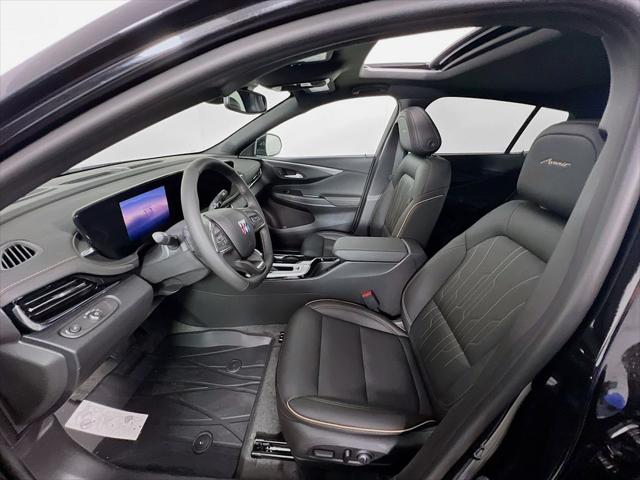 2025 Buick NV Avenir FWD