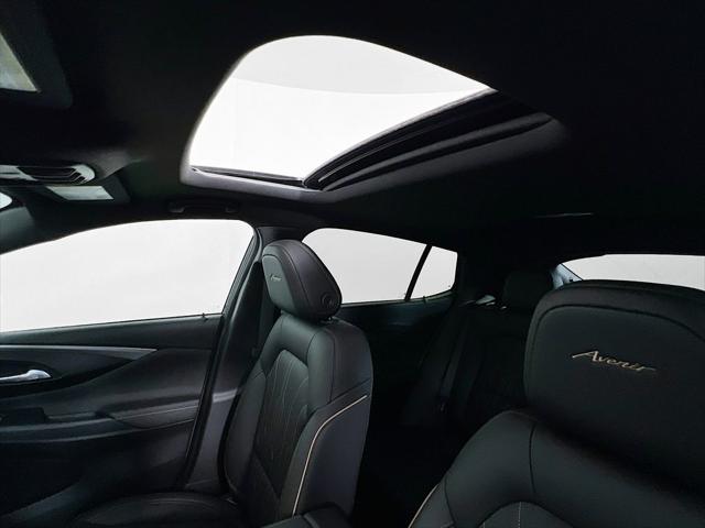 2025 Buick NV Avenir FWD