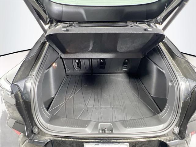 2025 Buick NV Avenir FWD