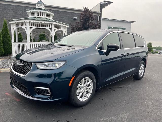 2025 Chrysler Pacifica PACIFICA SELECT
