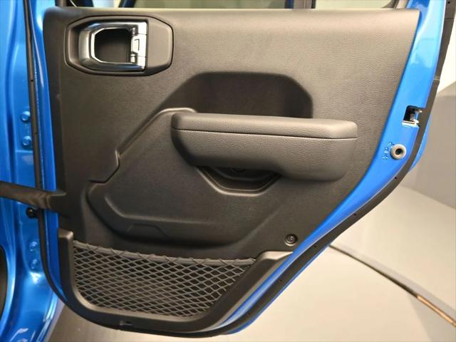 2025 Jeep Wrangler 4-Door Summit 4x4