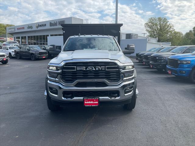 2025 RAM 5500 Chassis RAM 5500 TRADESMAN CHASSIS REGULAR CAB 4X4 84 CA