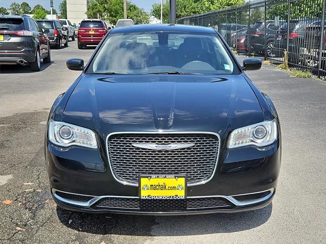 2023 Chrysler 300 Touring