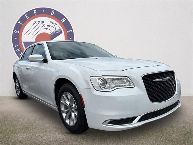 2023 Chrysler 300 Touring