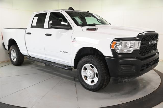2022 RAM 3500 Tradesman Crew Cab 4x4 64 Box