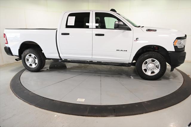 2022 RAM 3500 Tradesman Crew Cab 4x4 64 Box