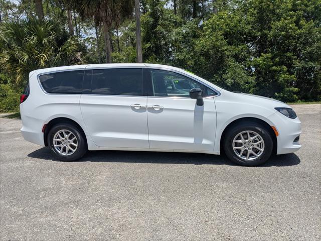 2024 Chrysler Voyager LX