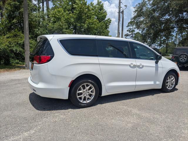 2024 Chrysler Voyager LX