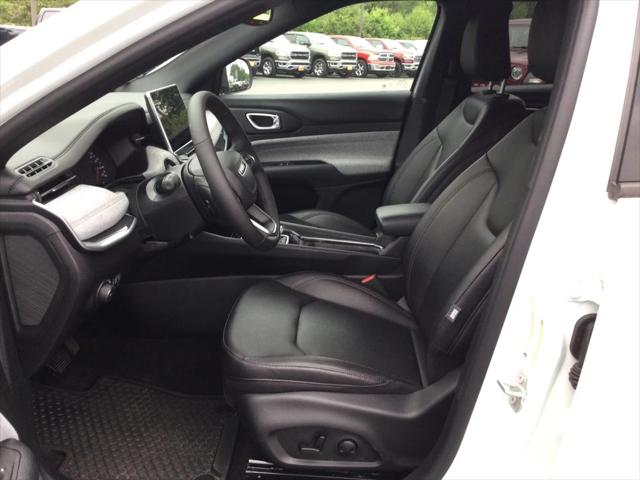 2024 Jeep Compass Latitude Lux FWD