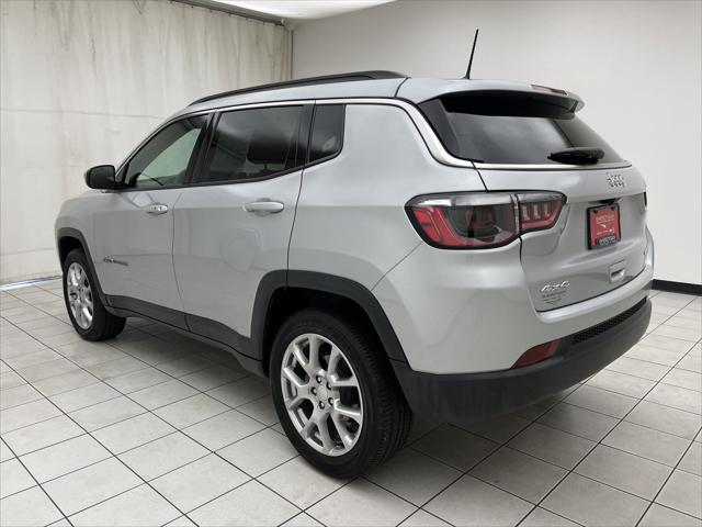 2024 Jeep Compass Latitude Lux FWD