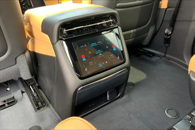 2025 Cadillac Escalade Luxury 2 AWD