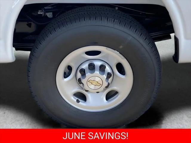 2025 Chevrolet Express Cargo Van RWD 2500 Regular Wheelbase WT