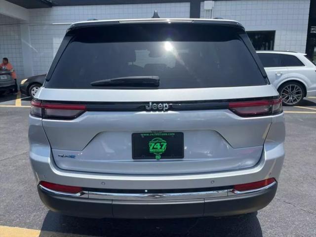 2023 Jeep Grand Cherokee Base