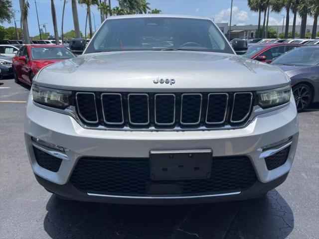 2023 Jeep Grand Cherokee Base