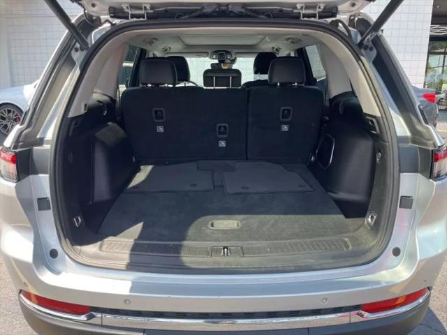 2023 Jeep Grand Cherokee Base