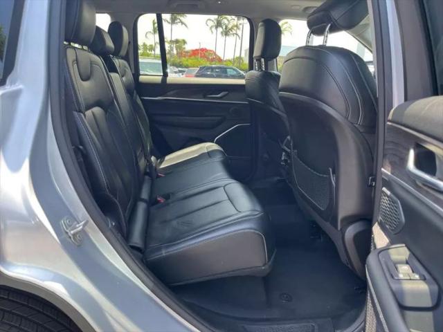 2023 Jeep Grand Cherokee Base